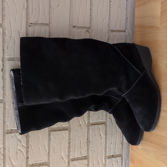 L.L. Bean shearling and suede boots. Made in England. - Picture 1 of 8